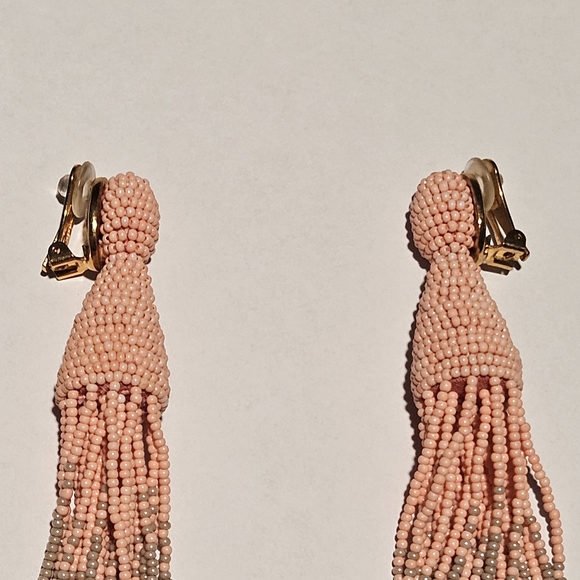 NEW Oscar de la Renta Tassel Clip-on Earrings Pink Beaded Fringe Luxury Party - Picture 3 of 9